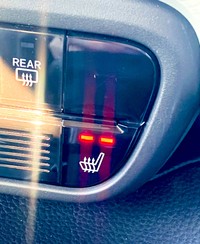 通勤で毎日乗っていた車に隠れていた快適機能「シートヒーター」／ユリキャノンさん（@yuri_kyanon）提供