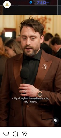 ショーン・ペンのトロフィーを代理で受け取ったキーラン・カルキン＝アカデミー賞のインスタグラム＠theacademyより