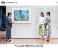 展覧会「ヘラルボニー・アート・プライズ2026」の会場を訪れた紀子さまと佳子さま（宮内庁の公式インスタグラムから）