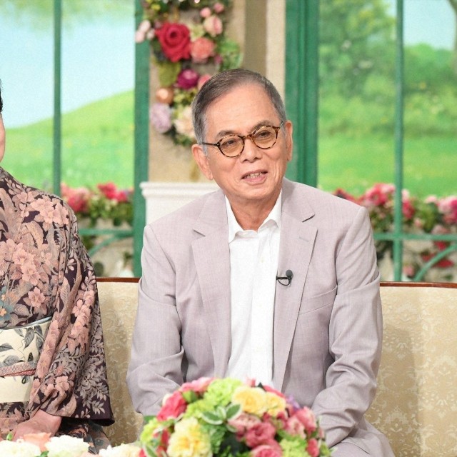 「徹子の部屋」　（右から） 柴俊夫、真野響子＝テレビ朝日提供