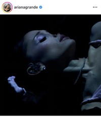アリアナ・グランデのインスタグラム＠arianagrandeより