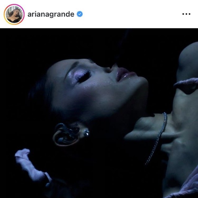アリアナ・グランデのインスタグラム＠arianagrandeより
