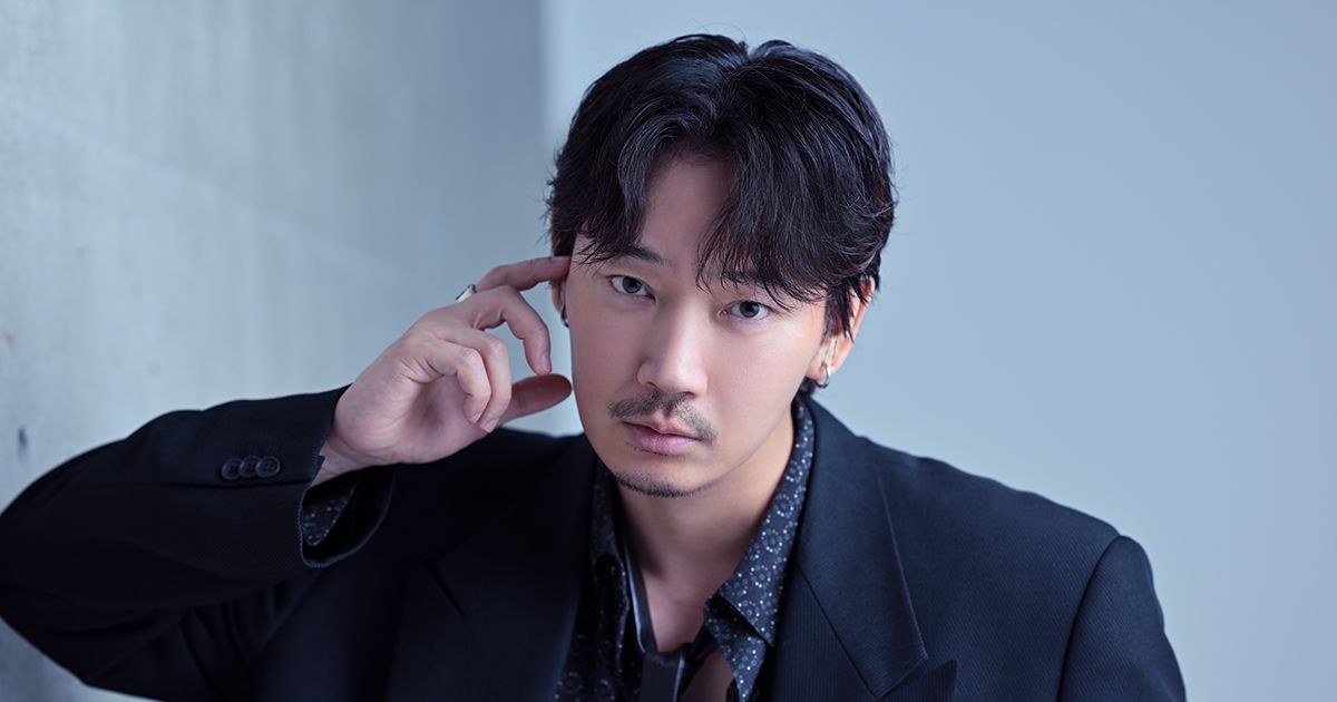 映画「星と月は天の穴」主演・綾野剛さんインタビュー 肉体的表現を