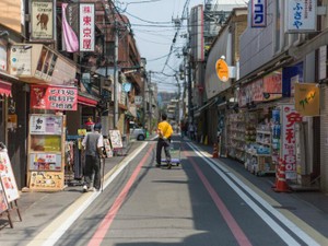 祭が有名な地元も、家族も好き。だからこそ離れて暮らしたい