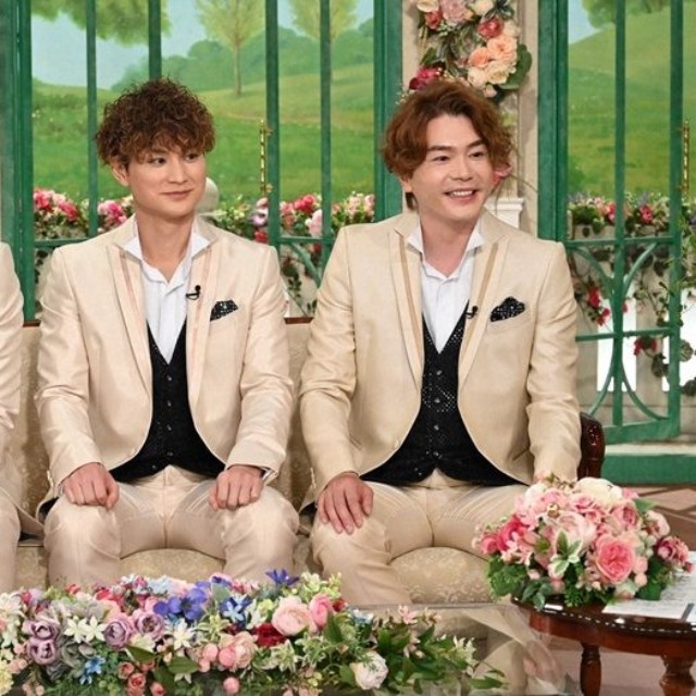 LE VELVETSの3人