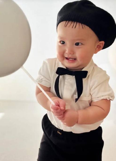 1歳のお誕生日におめかし♡（提供：＠tenko_ro719さん）