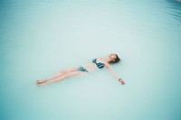 長濱ねるセカンド写真集先行カット（撮影：高橋ヨーコ ©講談社）