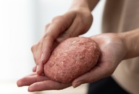 ハンバーグをこねた後の手を綺麗にする方法※画像はイメージです（hidez/stock.adobe.com）