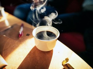 複雑な組み合わせで風味を作り出すコーヒーは、人生に似ている