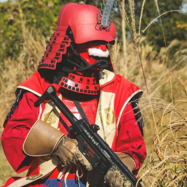 甲冑・銃装備のソロミツさん。 ※ソロミツさん提供