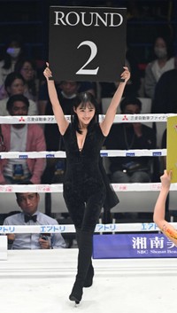 「3150FIGHT vol.7」でラウンドガールを務める川瀬もえ＝23年10月撮影