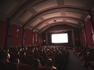「あなたにとって、映画ってなんですか？」。映画館で働く私の答えとは