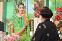 「徹子の部屋」   黒柳徹子(右)、森泉＝テレビ朝日提供