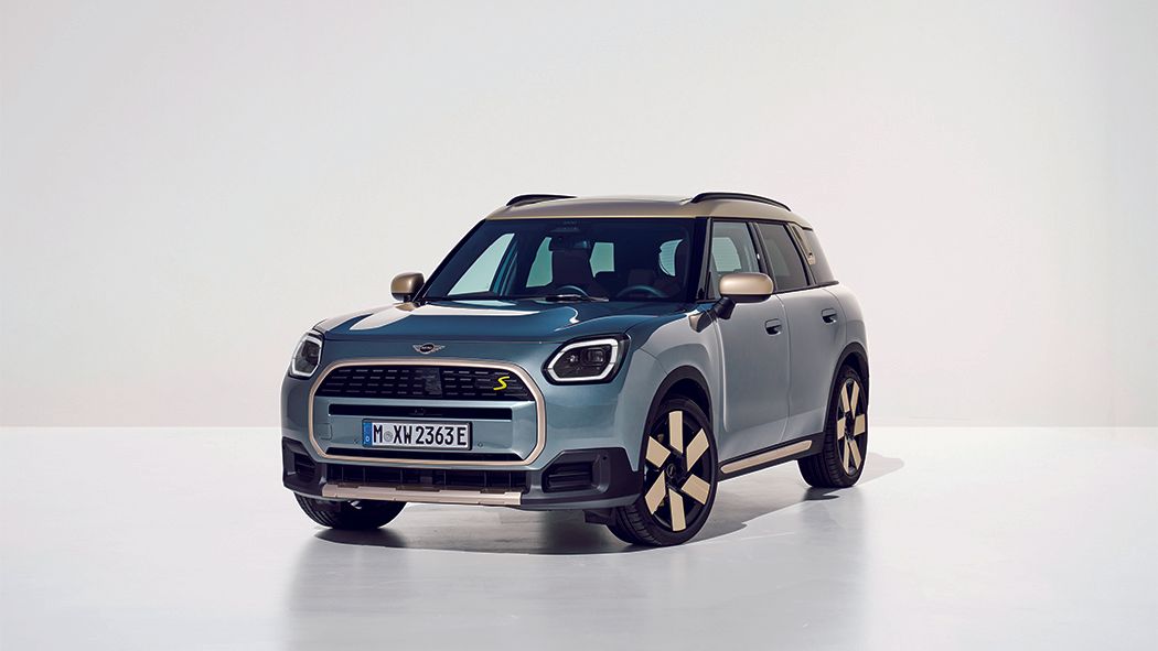 MINI Countryman（ミニ カントリーマン）<br>【「旅」を美しく彩るクルマは、<br>「人生」を変えてしまう魔法を持つ。】