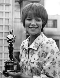 1971年、「恋する女たち」でアカデミー主演女優賞を手にしたグレンダ・ジャクソン（ロイター）