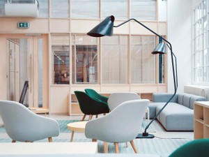 仕事に熱中していた私に、男の先輩が「結婚したら辞めるんでしょ」と言った