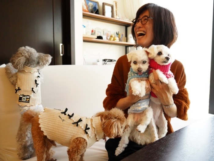 アネラちゃんと共に、いつも笑顔に包まれていました（友永翔大撮影）