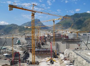 ブータン・ラオス　電力立国の成算