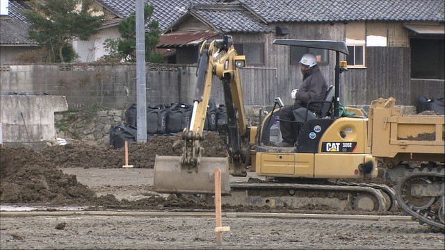 西日本豪雨で決壊した高馬川の堤防で本格復旧工事始まる　倉敷市真備町