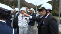交通死亡事故が相次ぎ現場を緊急点検　標識や反射板設置などを協議　岡山・新見市