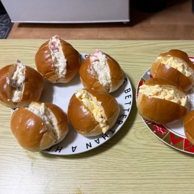 昼食用に作ったたまごサンドとポテトサラダサンド／投稿主さん（@yakyubaka188）提供