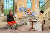 「徹子の部屋」　（右から） 黒柳徹子、尾藤イサオ＝テレビ朝日提供