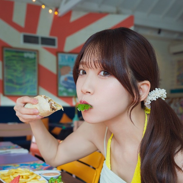 奈良未遥 2nd写真集「ぜんぶ私」より(C)KADOKAWA (C)NARA MIHARU PHOTO/田中智久