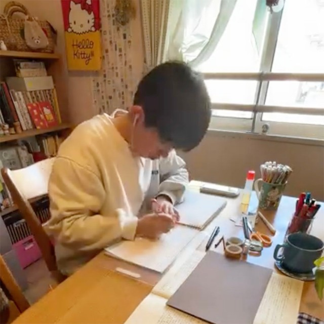 気づけば何時間も、ノートや手紙に夢中（マキロンさんThreadsよりスクリーンショット）