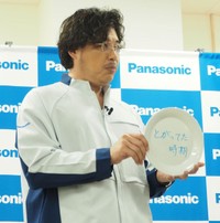 アルコ＆ピースの平子祐希（左）と酒井健太