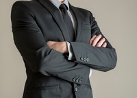 「屋内」ではフラップをしまっておくのが正しいマナー※画像はイメージです（Gajus/stock.adobe.com）