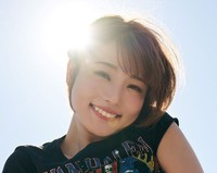 ENA「週刊ＳＰＡ！」（扶桑社）５月６・13日合併号より＝撮影：土山大輔（TRON） ヘアメイク：川畑春菜 スタイリング：米丸友子 