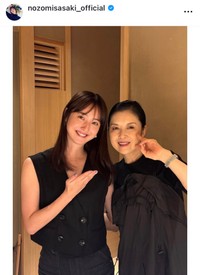 佐々木希インスタグラム（＠nozomisasaki_official）より
