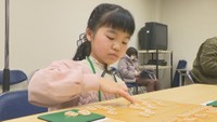 将棋好きな祖父の影響で将棋を始めた小学3年生の松井さん