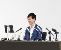 会見する石丸伸二氏