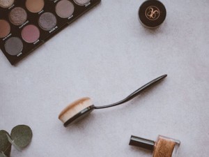 「並行二重になりたい」アイシャドウの塗り方を変えてみたら