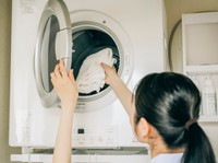 アロマオイルを含んだタオルを乾燥機にかけると出火のおそれ※画像はイメージです（buritora/stock.adobe.com）