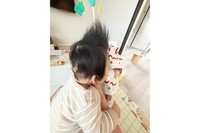 横から見ても、見事にトサカヘアになっています！この姿、愛らしいですね（画像提供yuiさん）