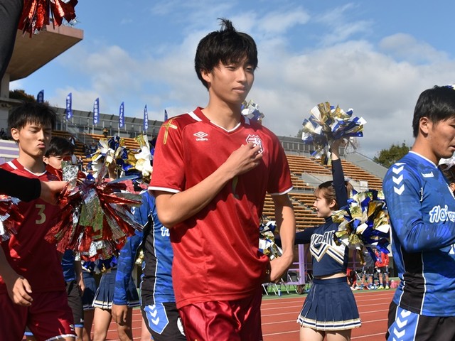 サッカー - 反骨心でJ鹿島内定､原点は父の背中 法大2年・上田綺世