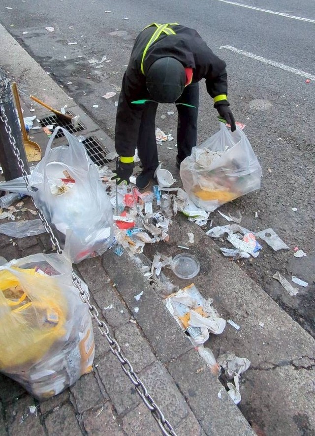 8年渋谷でゴミ拾いしてきたが減らない…と嘆くスミレンジャーZさん（スミレンジャーZさん提供）