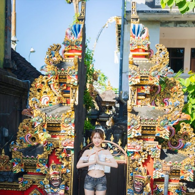 原かれん1st写真集「どストライク」（C）KADOKAWA　PHOTO／田中智久より