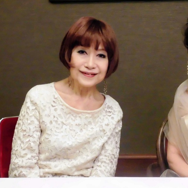 ロミ・山田（右）と天地総子＝2016年