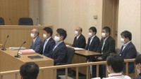 違憲訴訟の被告側代理人ら（高松地裁　2022年8月）
