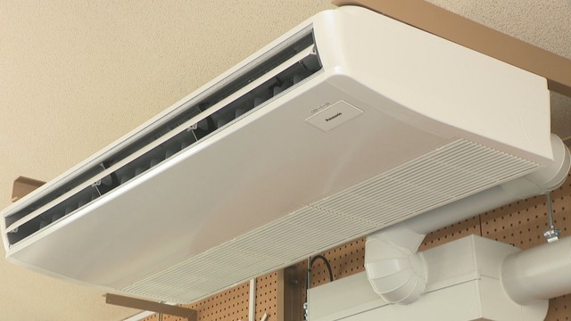 音楽室に設置されたエアコン　石井小学校　岡山・北区寿町