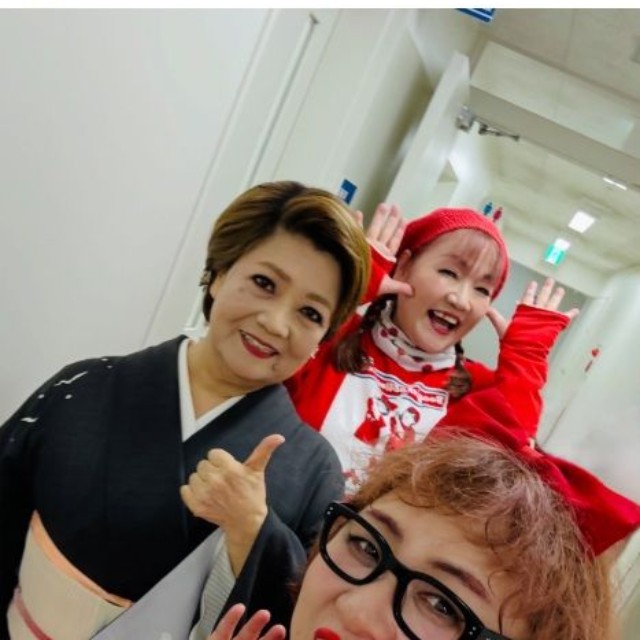 ブギ子とウギ子のインスタグラム@boogieko_woogiekoより　松原のぶえさんとしのざき見兆(しのざき美知)、すみよしななみ