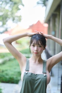 【提供】七瀬なな写真集「みつめて。」©集英社／中村和孝