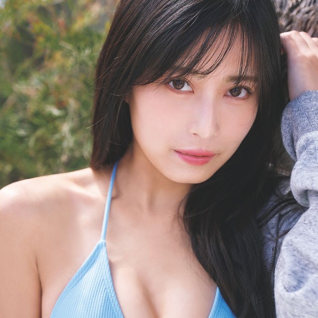 「週プレ」に登場した鷲見友美ジェナ©中村和孝／集英社