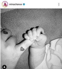 出産を報告したちゃんみなのインスタグラム@minachanxxより(24年11月1日)