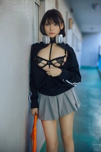 似鳥沙也加©KADOKAWA