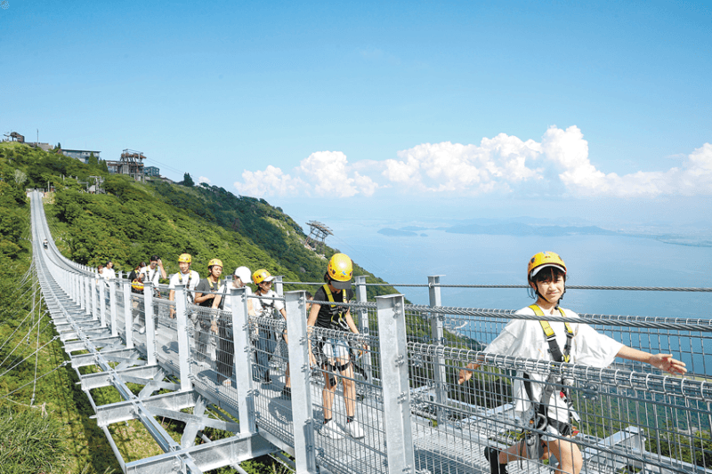 琵琶湖を見おろし「天空散歩」 ｜ 朝日小学生新聞 | 朝日中高生新聞