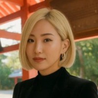 AIで金髪に加工した1枚目の画像。よりリアルを求めた2枚目の画像は…！？／Atsuhoさん提供